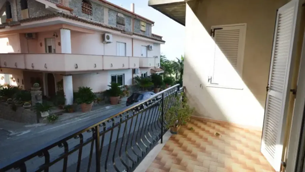 Balcony - Multi-Unit Building with Panoramic View in Cariati