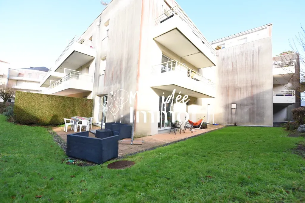 Aed - Spacious Flat with Pool in Vertou