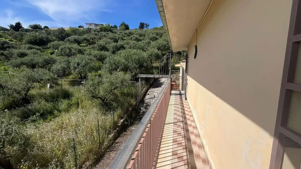 Balcon - Villa Portion with Garden in Casteldaccia
