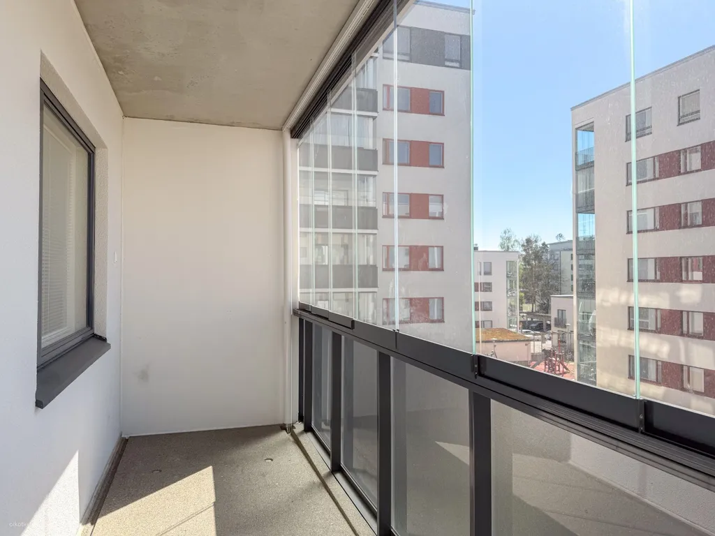 Balcon - Modern Flat with Balcony in Kaivoksela, Vantaa