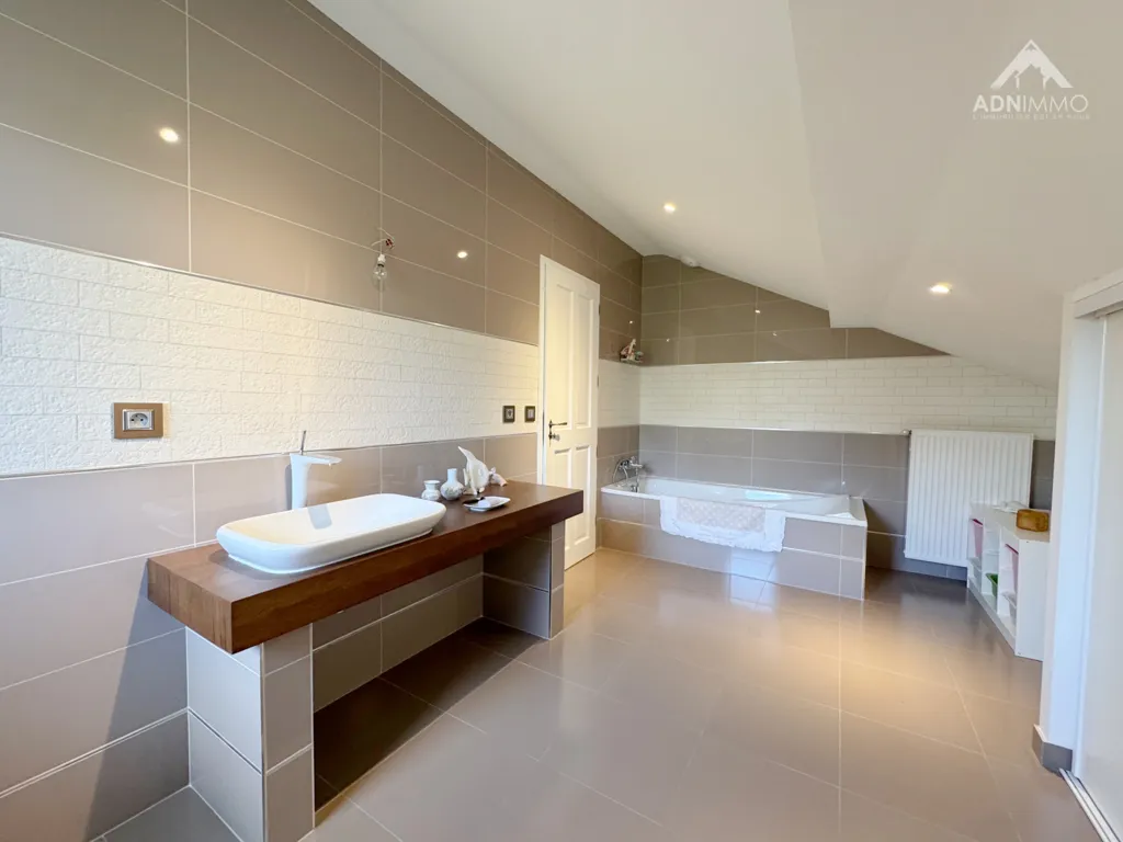 Maison 6 pièces à Challex