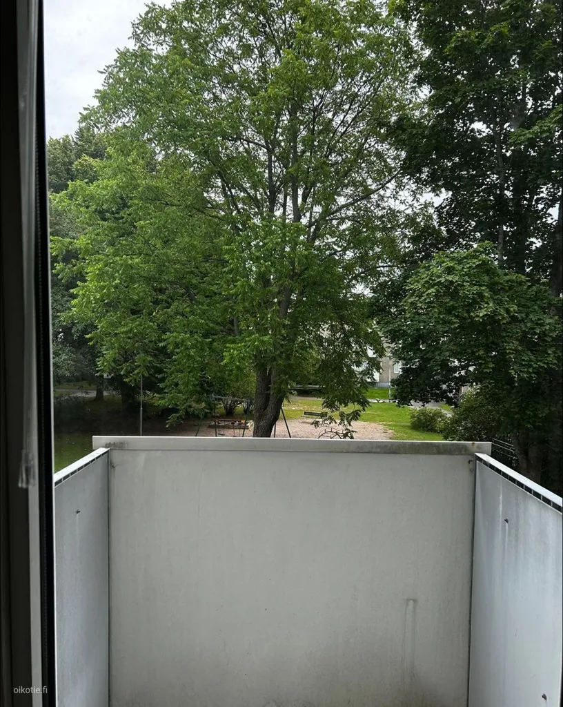 Balcone - Modern Studio with Balcony in Puotila, Helsinki
