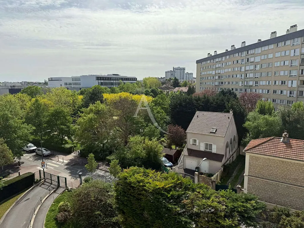 Õhuvaade - 3-Bed Apartment with Balcony in Chatillon