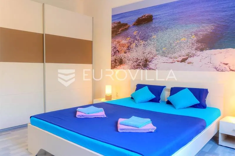 Magamistoad - Detached House with Pool in Busoler, Pula