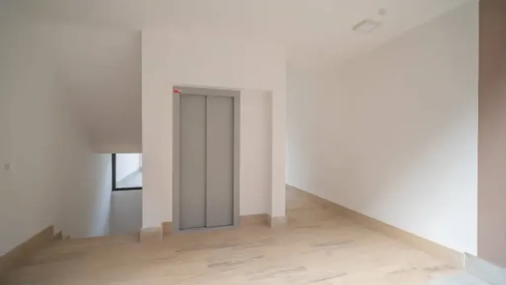 Entrée - Modern Apartment with Triple Exposure in Frascati
