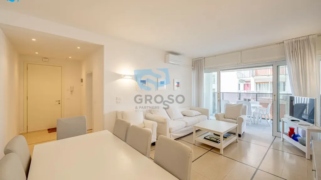 Séjour - Seafront Apartment with Private Beach in Jesolo