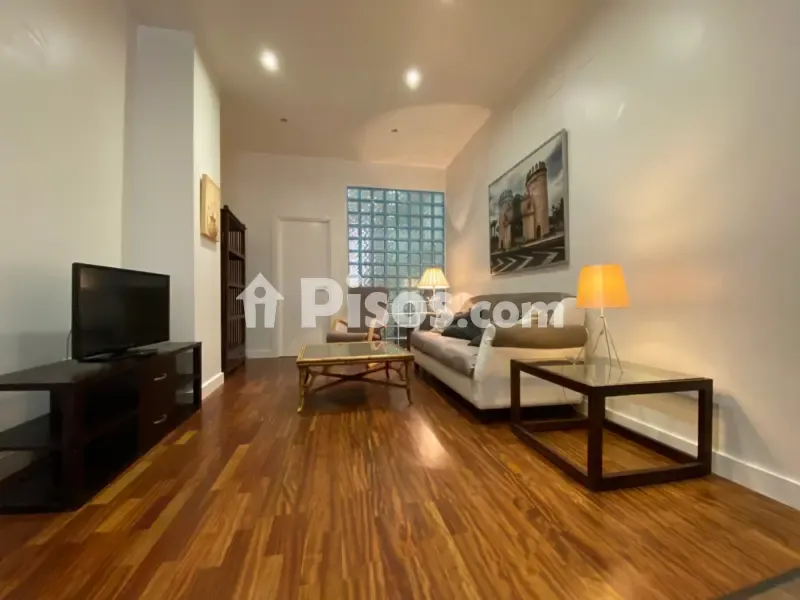 Elutuba - Ample 1-Bedroom Apartment with Balcony in Old Town