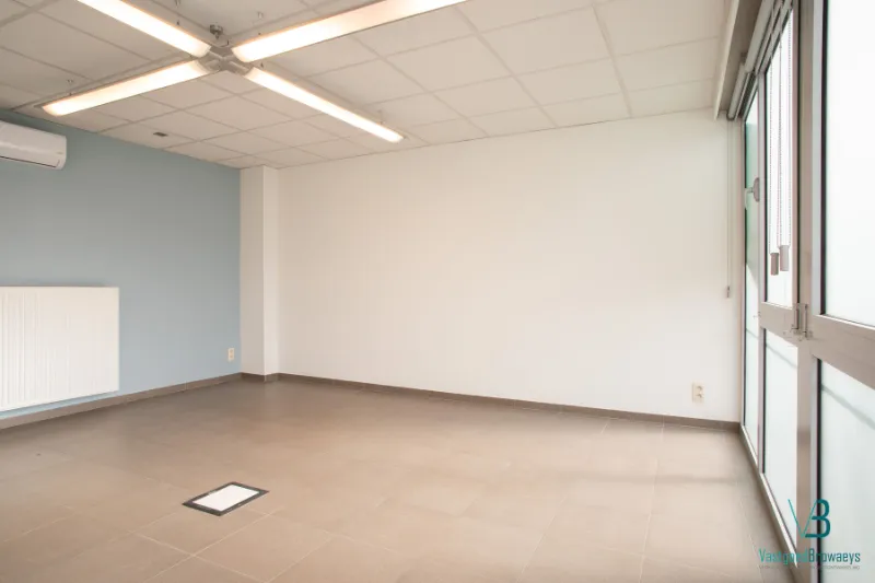 Toad - Commercial Space with High Visibility in Oudenaarde