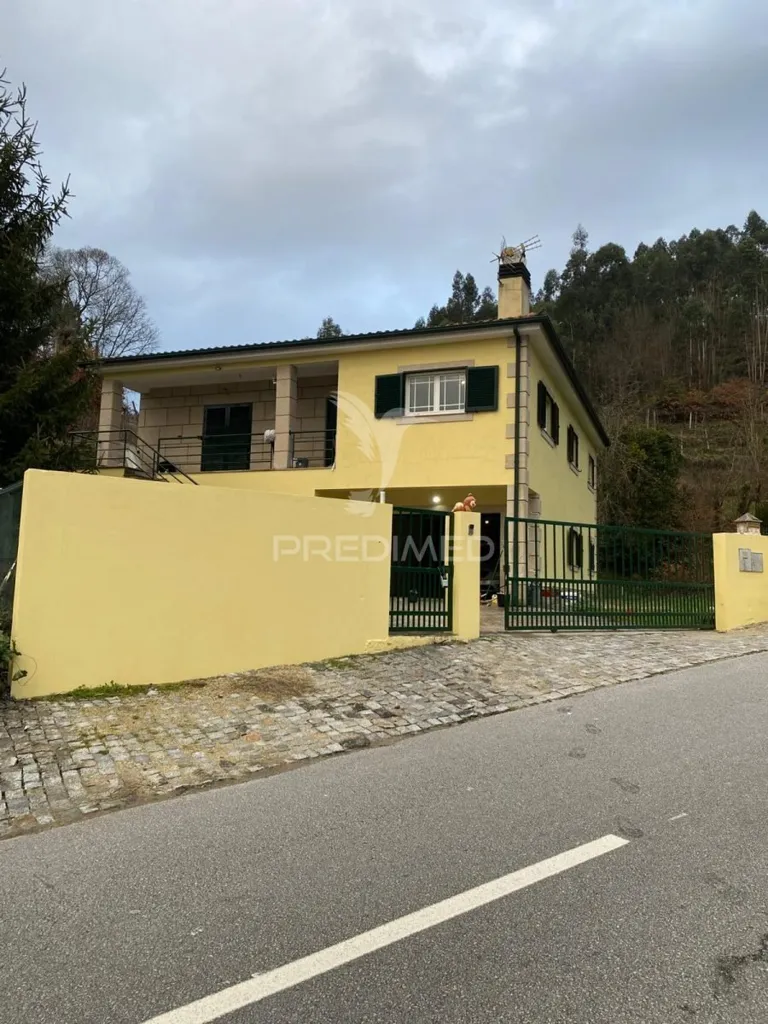 Välivaade - Detached House with Garden near Amarante