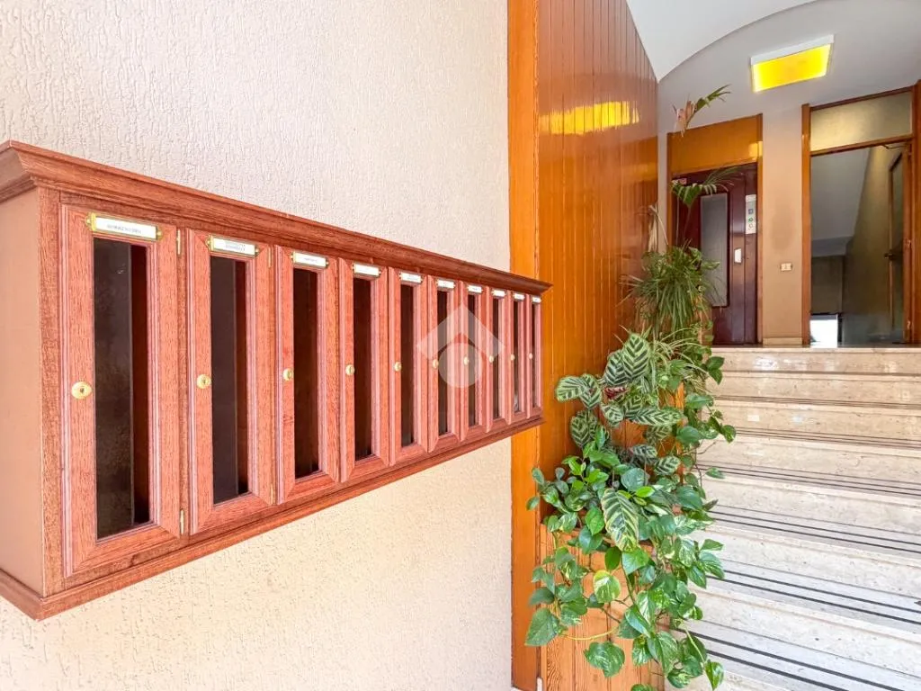Esik - Elegant 2-Bedroom in Central Milan