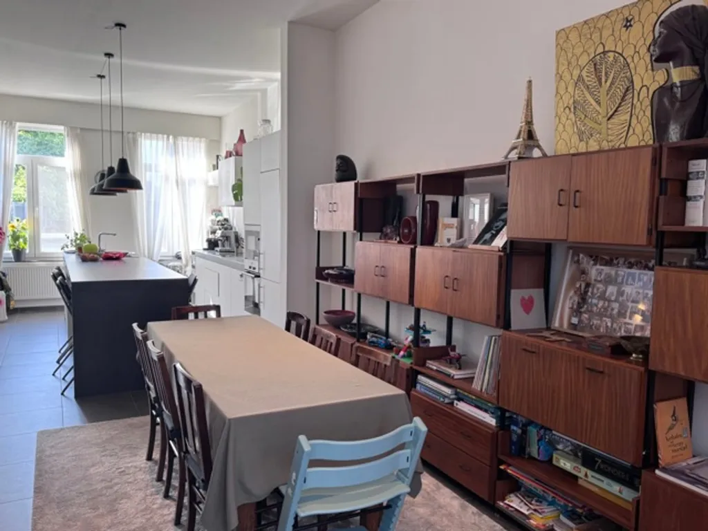 Salle à manger - Maison Énergétique avec Terrasse au Cœur de Leuven