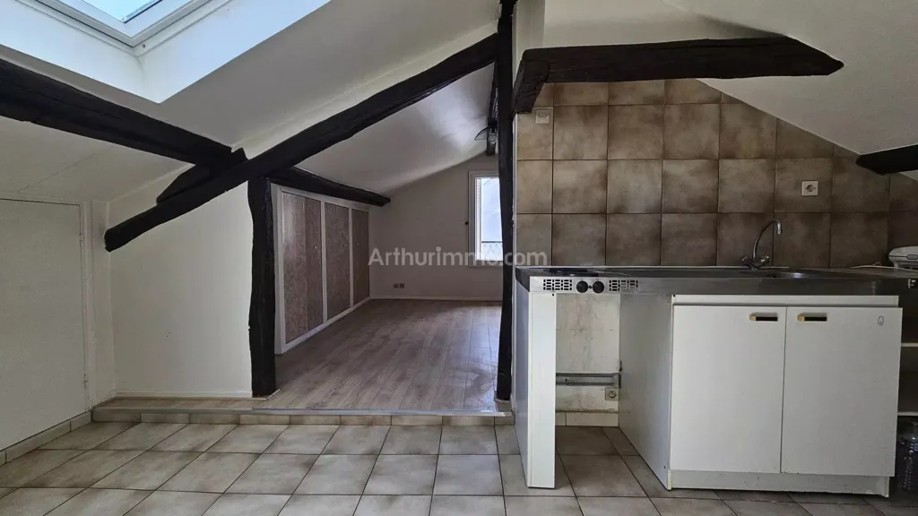 Pièces - Studio avec cuisine ouverte à Montlhéry