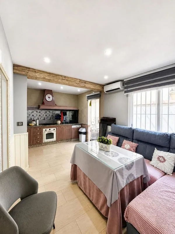 Séjour - Semi-detached House with Terrace in Utrera