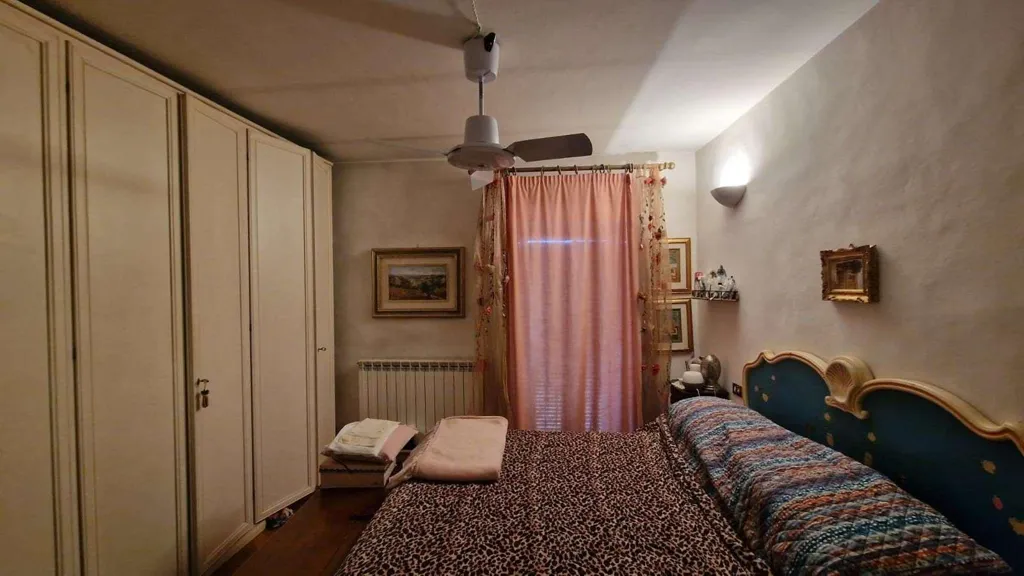 Rustic Trilocale with Balcony in Todi