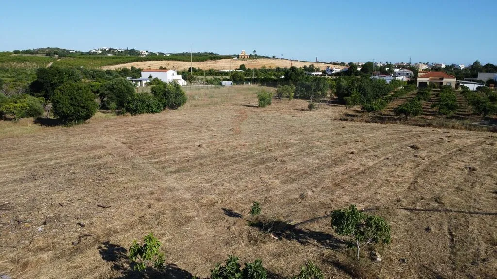 Aed - Luxury House with Agricultural Potential in Faro