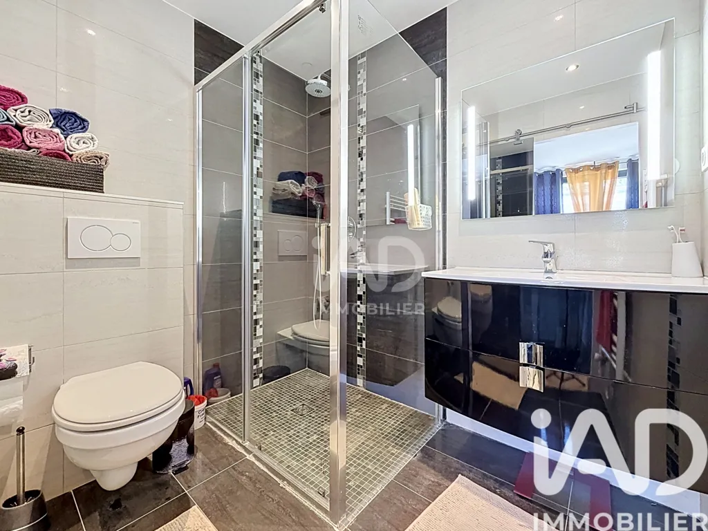 Salles de bain - Maison avec Jardin et Terrasse à Pontault-Combault