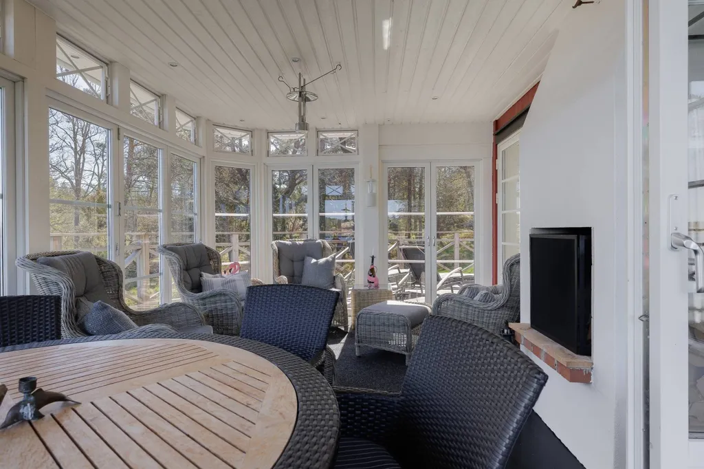 Terrazza - Modern Holiday Home with Private Beach in Tjust