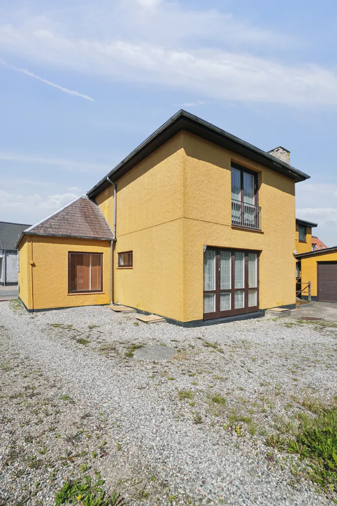 Außenansicht - Villa with Development Potential in Slangerup