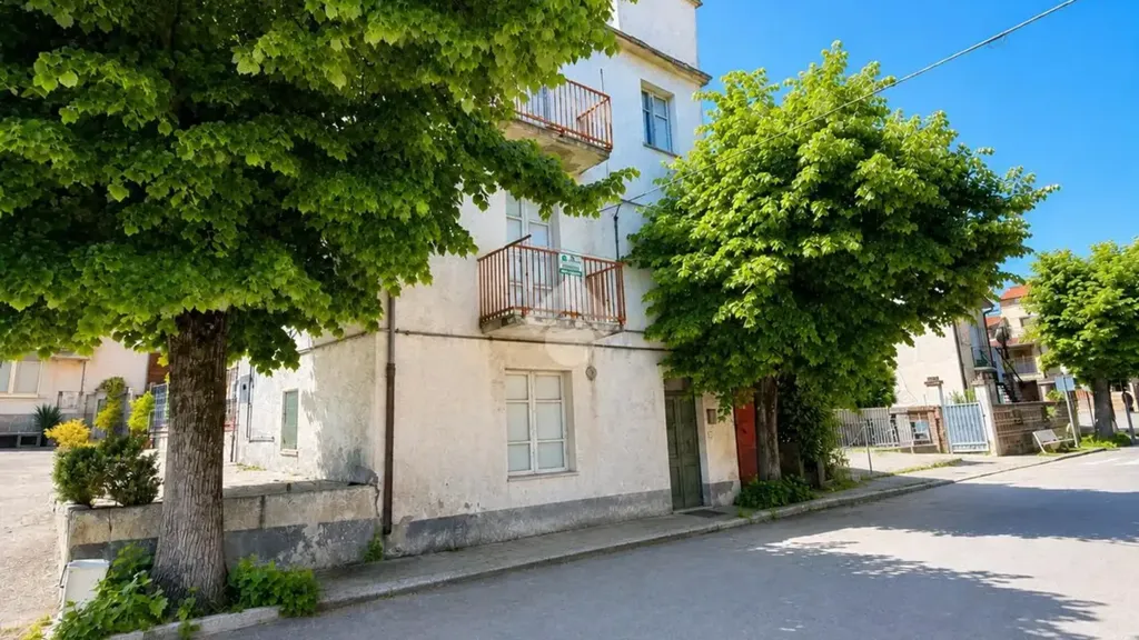 Välivaade - Three-Level House with Balcony in Frisa