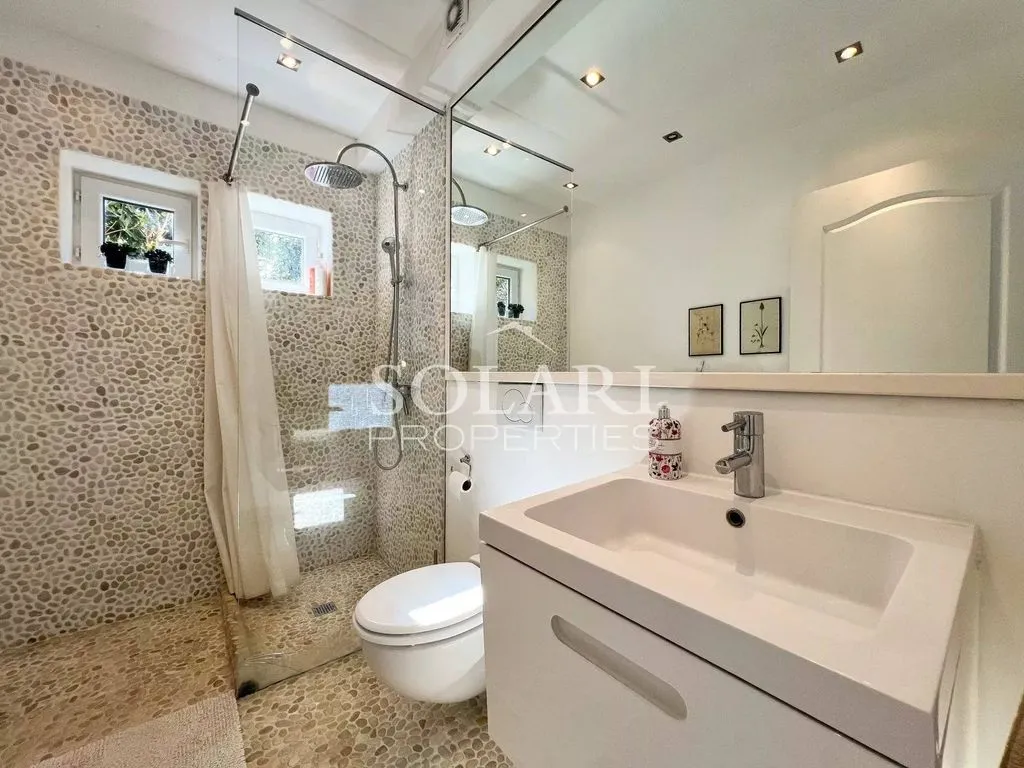 Salles de bain - Villa de Luxe avec Piscine et Vue Mer à Théoule-sur-Mer