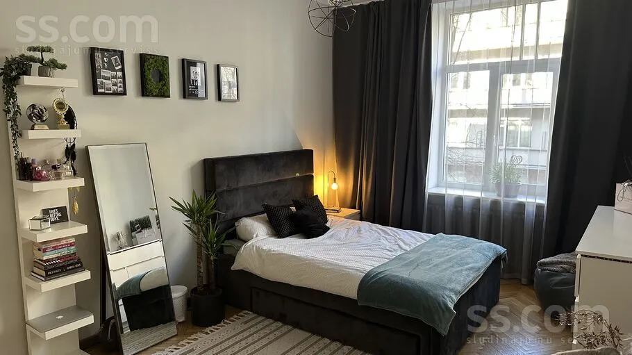 Magamistoad - Spacious Apartment with Balcony in Riga Centre