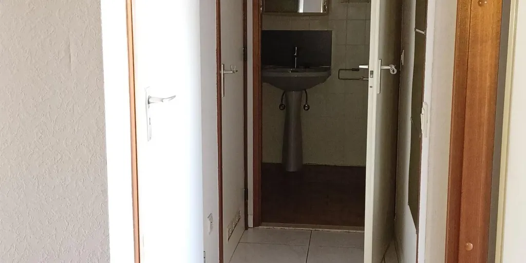 Bagni - Light-Filled Apartment with Terrace in Dendermonde