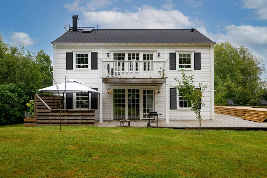 Välivaade - Allmogestyle Villa with Pool in Yxstabacken
