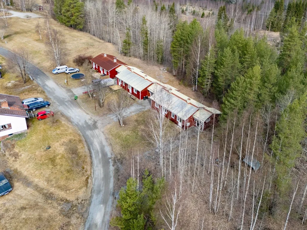 Vue aérienne - Fully Let Terraced House with Nature Near Ånge