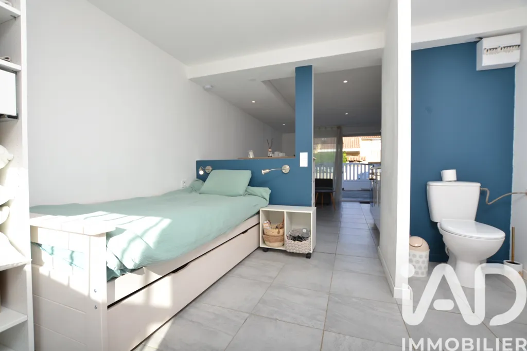Bedrooms - Villa with Pool and Garden in Quarante