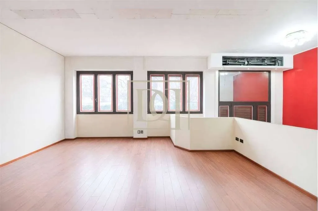 Pièces - Two-Level Office in Central Milan