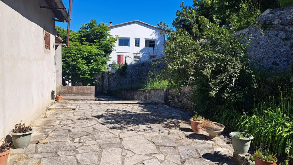 Aed - Renovatable Villa with Orchard in Ganges
