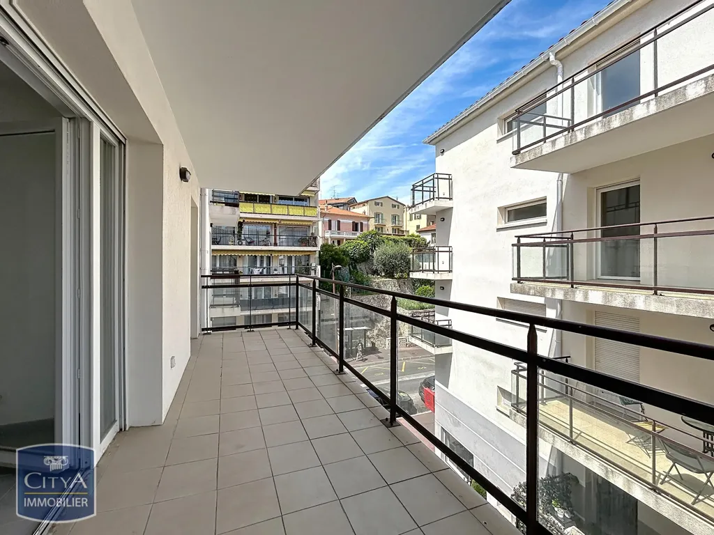 Balcon - Appartement 3 pièces avec patios au Cannet