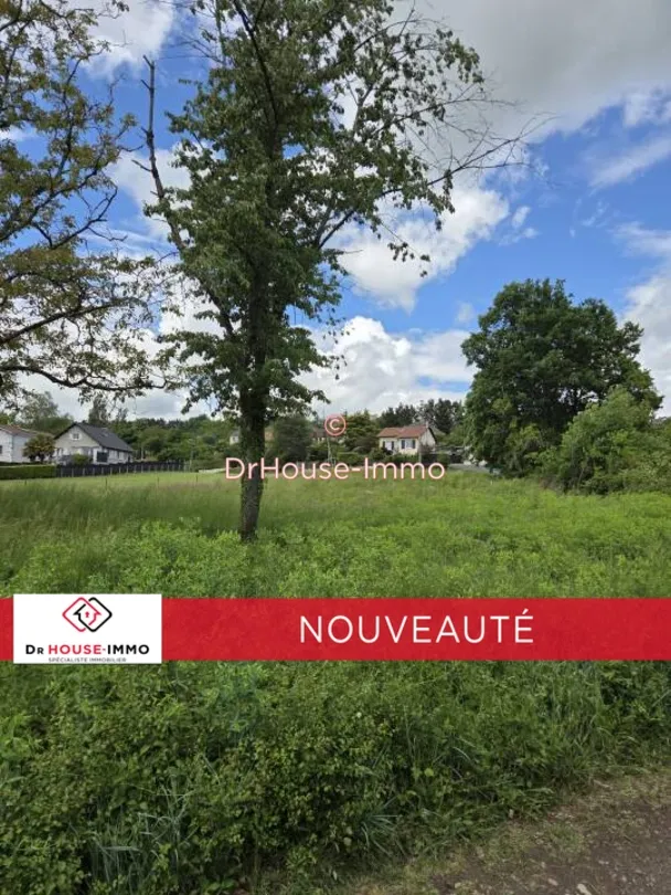 Aed - Constructible Plot with 26m Facade in Cusset