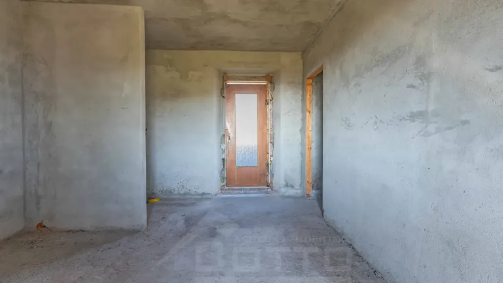 hallway_entrance