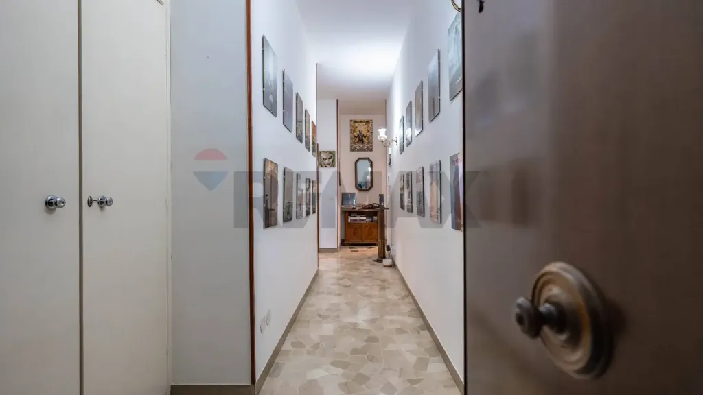 Esik - Rented Apartment with Garage in Ferrara