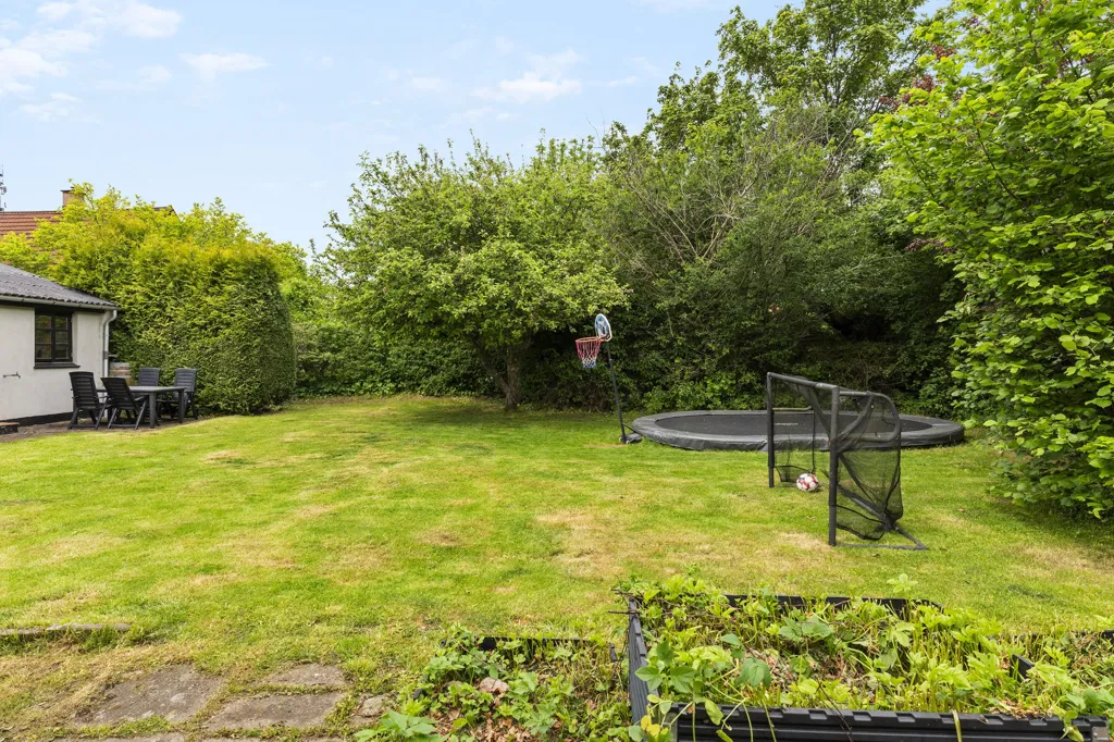 Garden - Fenced Detached Villa in Bagsværd