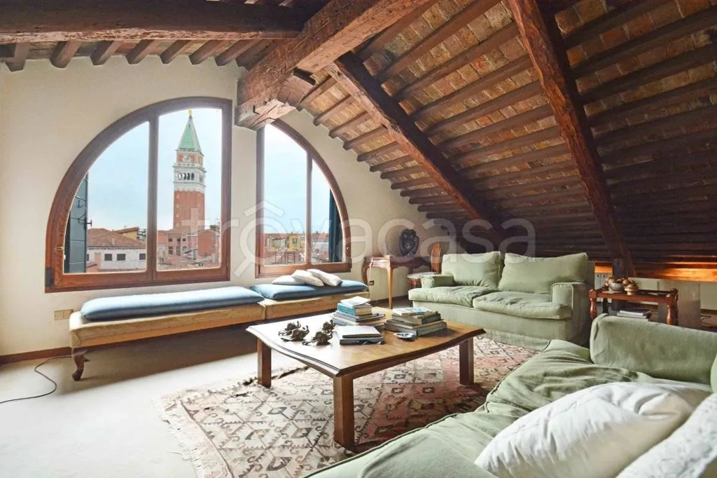 Rooms - Auctioned Apartment with Garden in Sant'Ippolito