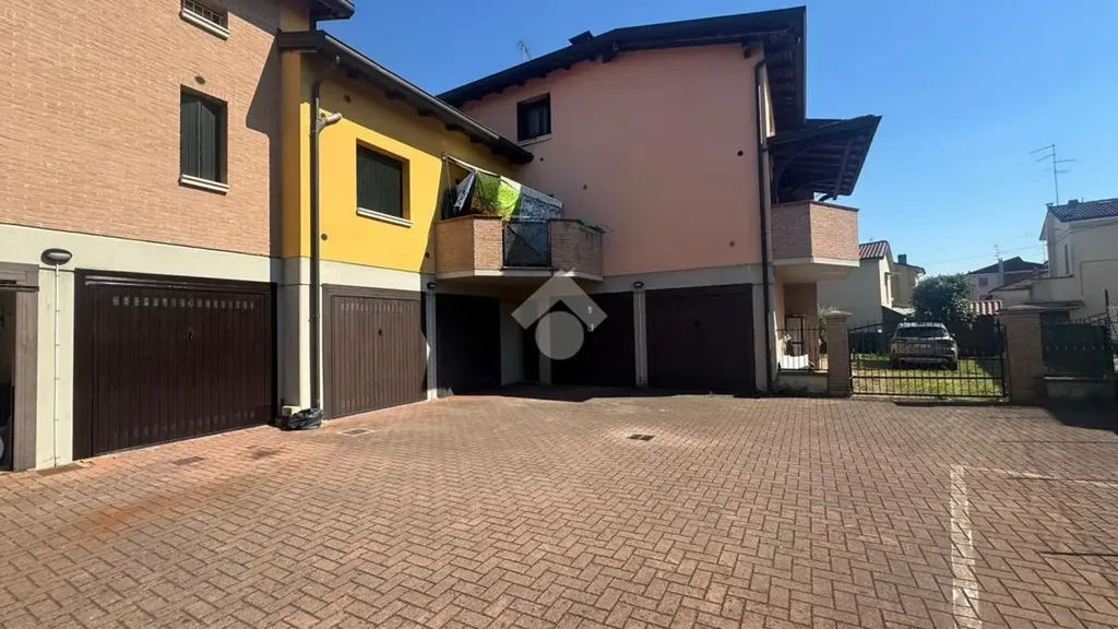 Välivaade - Modernised Apartment with Balcony in Campegine