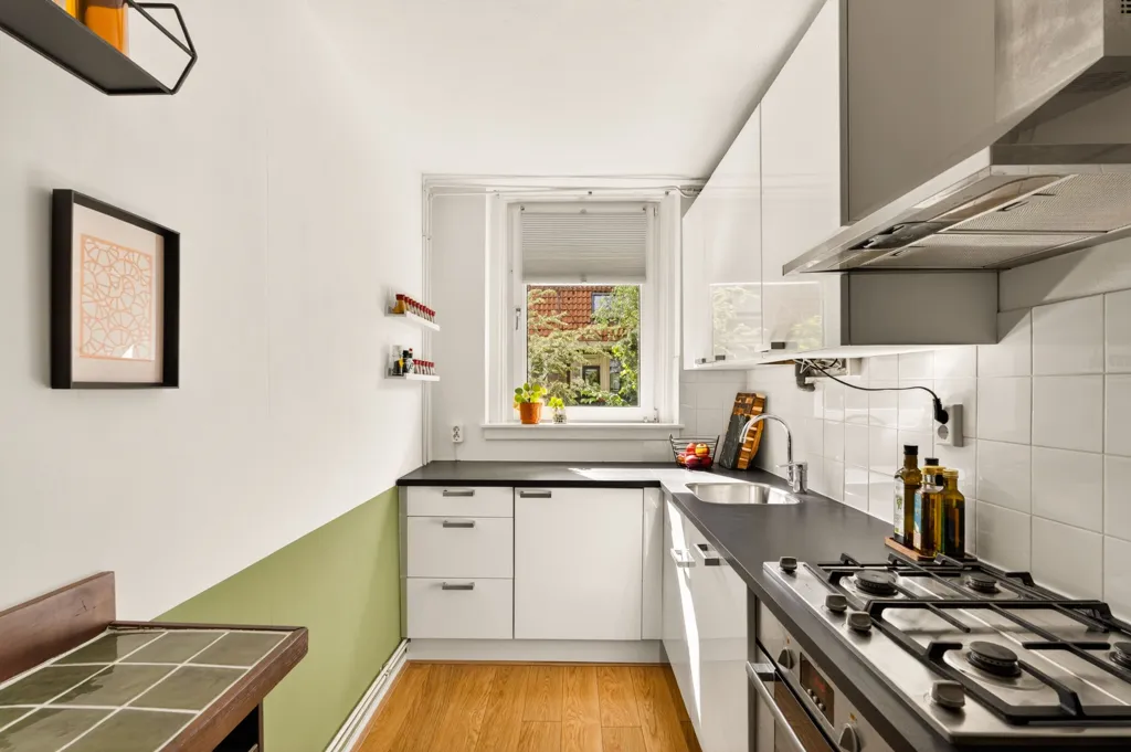 Cuisine - Charming Apartment with Balcony in Transvaalbuurt