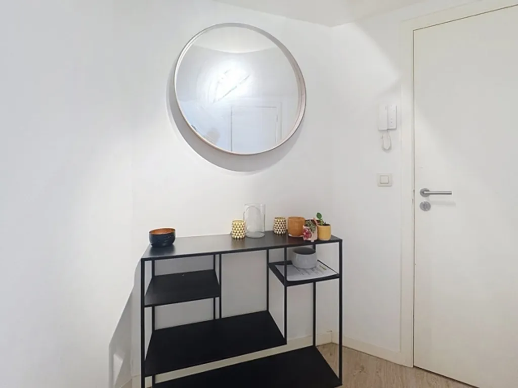 Ingresso - Duplex with High Ceilings near Squares District