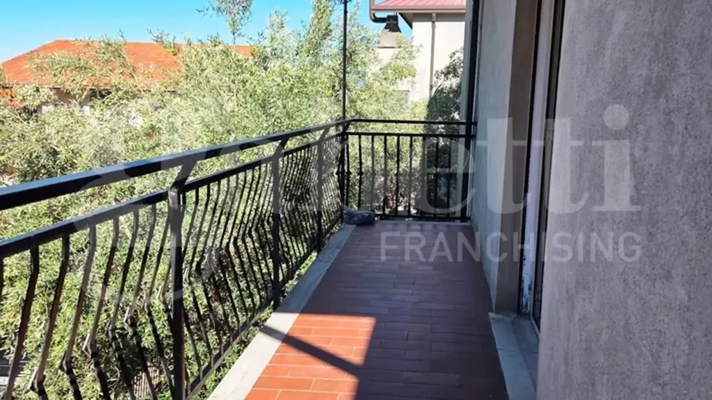 Rõdu - Spacious Apartment with Balconies in Marano Marchesato