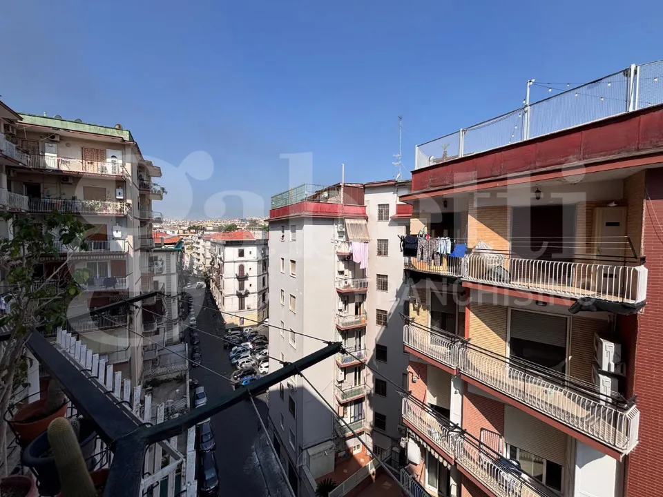 Balcon - Apartment with Balconies in Central Naples