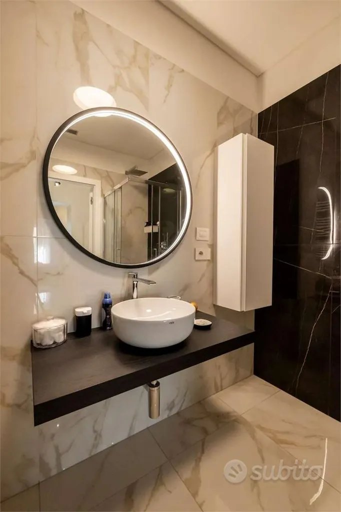 Salles de bain - Restored Two-Bedroom in Central Turin