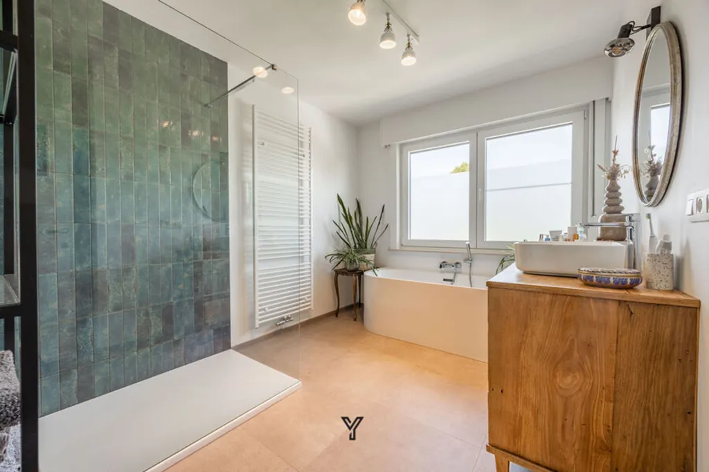 Bathrooms - Charming House with Garden in Heestert