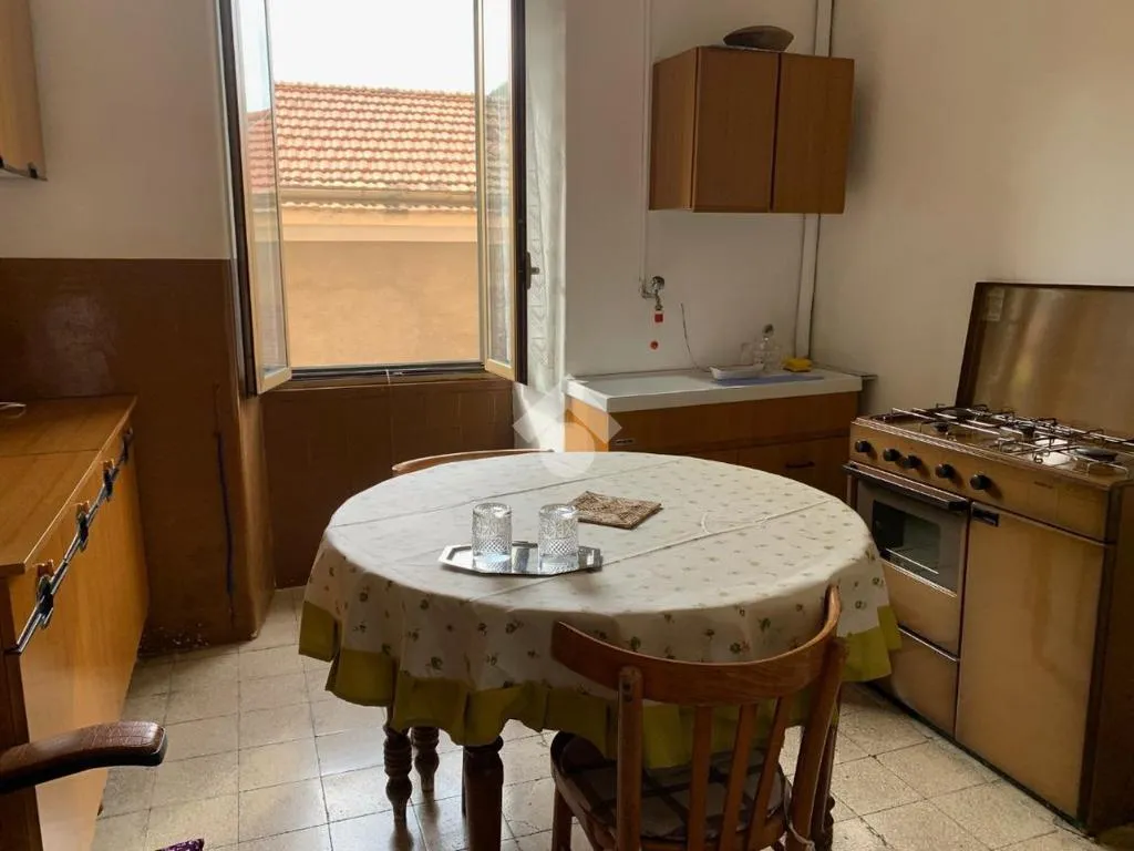 Kitchen - Ground Floor Apartment with Balcony in Picinisco