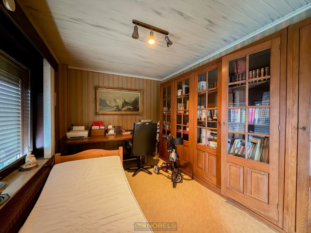 Bureau - Maison avec 3 Garages dans un Cadre Rural à Horebeke