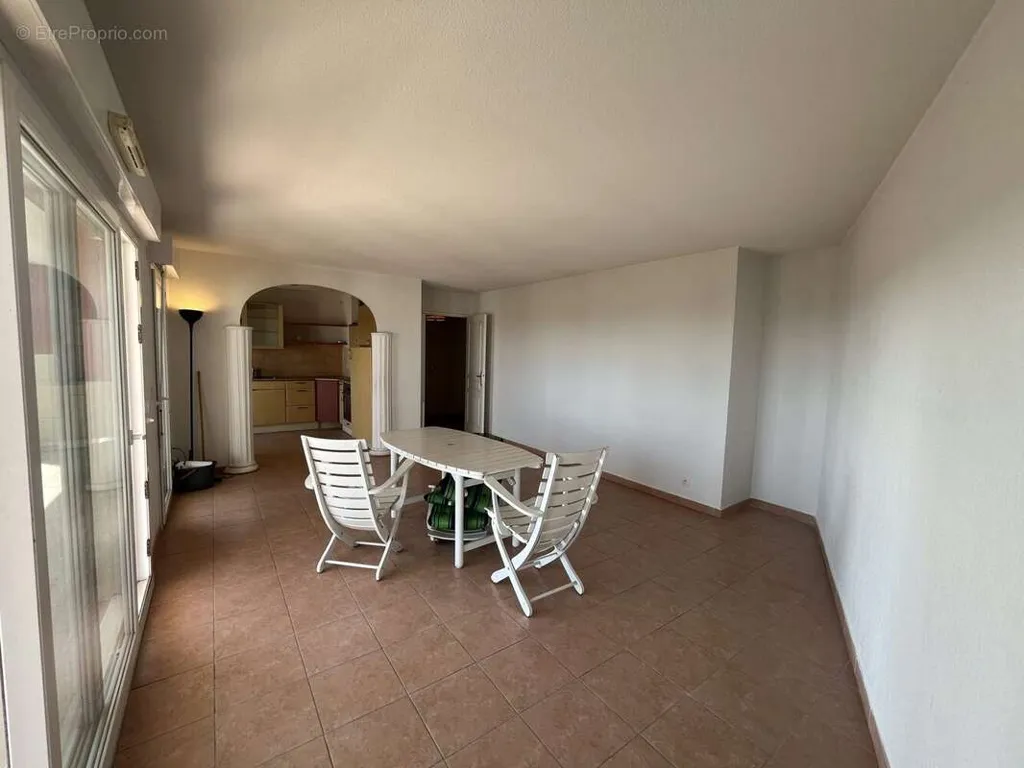 Dining Room - Apartment with South-Facing Terrace in Fréjus