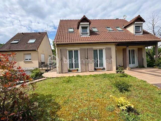 Extérieur - Maison avec Pavillon Secondaire à Rosoy