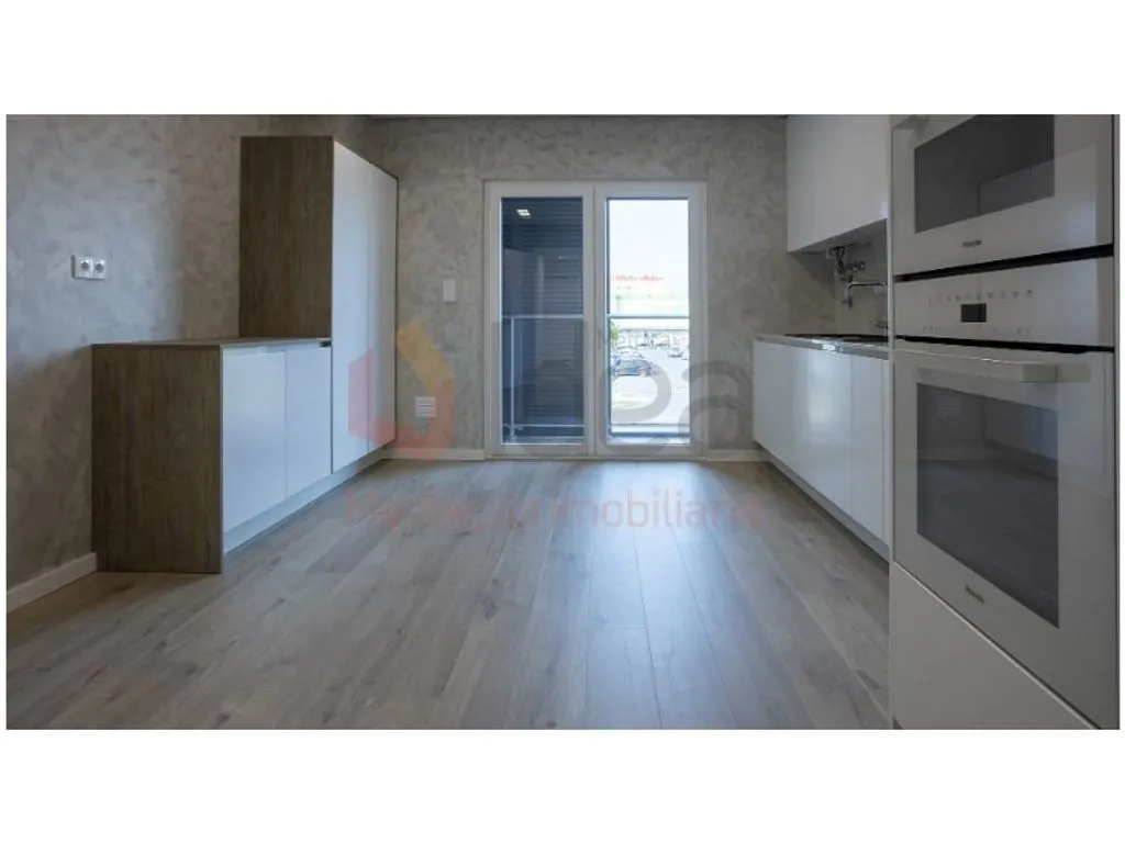 Cuisine - Luxury Apartment with Balcony in Montijo