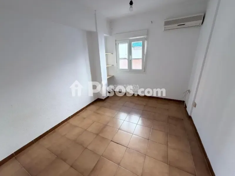 Rooms - Apartment with Climalit Windows in Reina Sofía